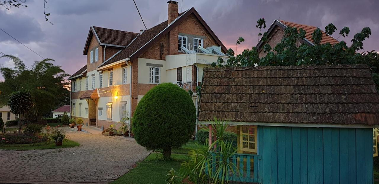 Hotel Lovasoa 4C Antsirabe Zewnętrze zdjęcie