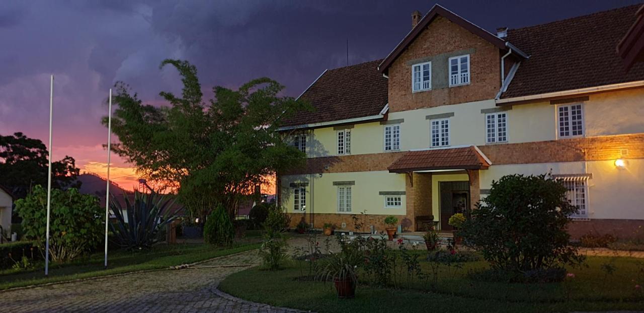 Hotel Lovasoa 4C Antsirabe Zewnętrze zdjęcie
